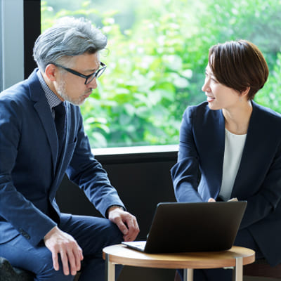 月次決算で会社の正しい舵取りをサポートします。