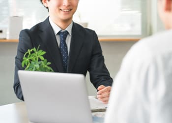 複雑な所得の計算も経験豊富なスタッフが対応